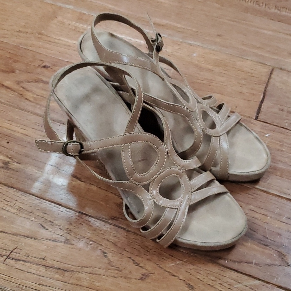 Kelly & Katie nude rattan wedge sandals